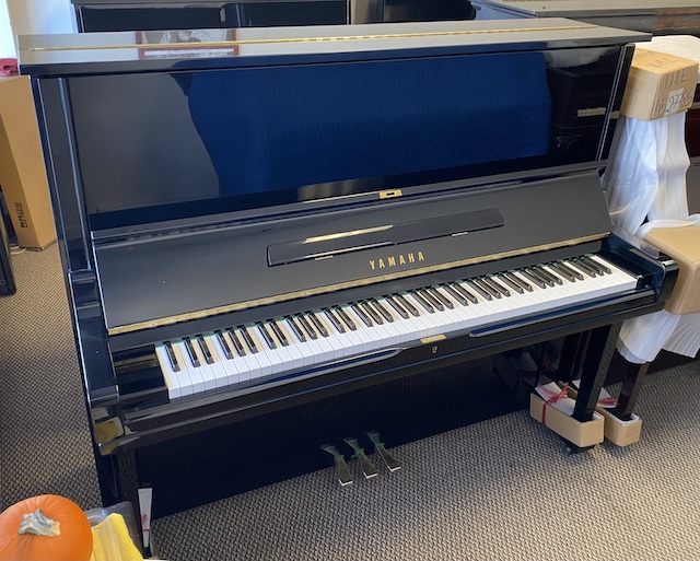 1987 Yamaha U3 Studio Upright Piano